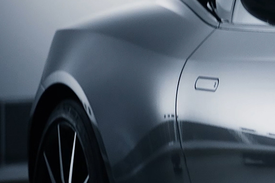 DB11 V8