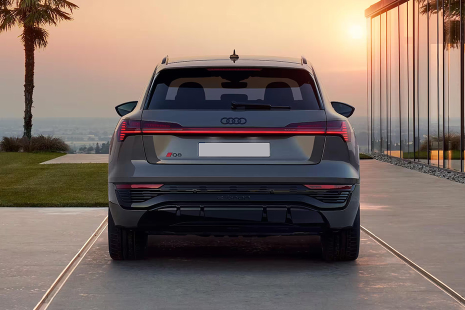 Q8 e-tron 55 Quattro