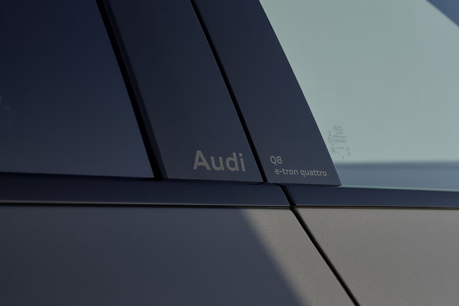 Q8 e-tron 55 Quattro