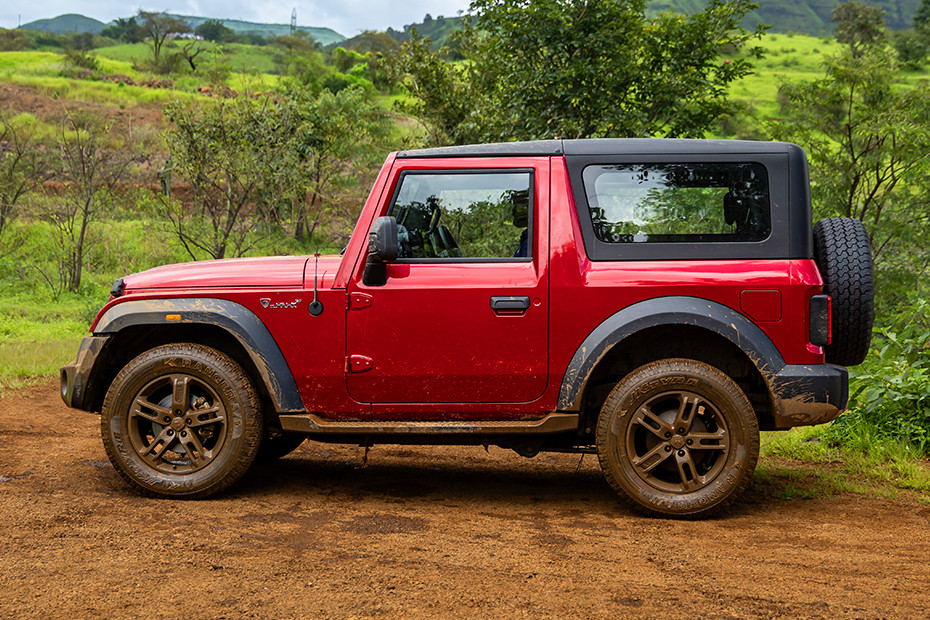 Thar LXT 4WD Diesel AT