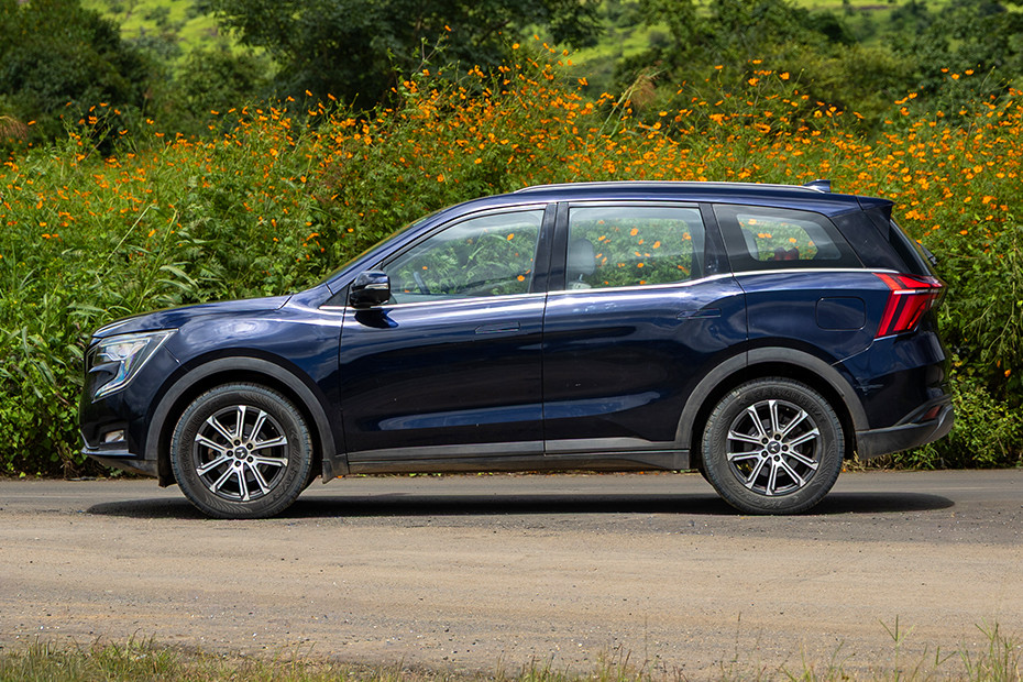 XUV700 MX 7Str