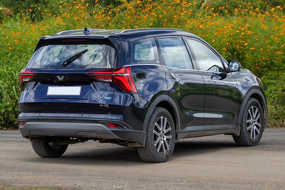 XUV700 MX 7Str