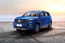 MG Hector Plus Sharp Hybrid M