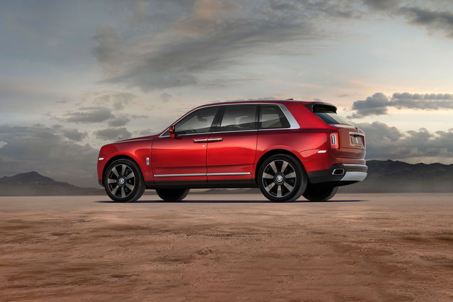 Cullinan 2018-2024 V126750 cc, Automatic, Petrol, 9.5 kmpl