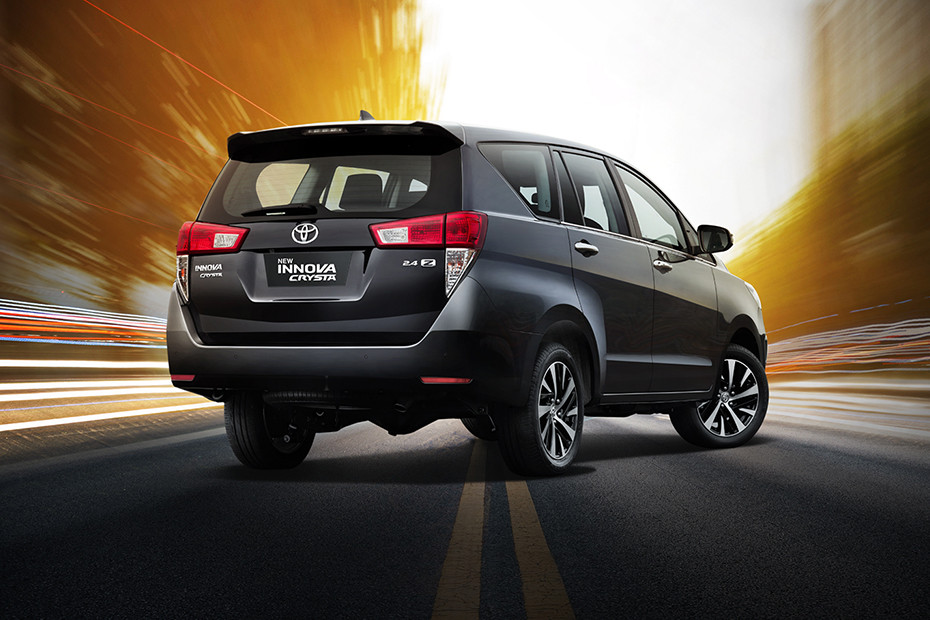 Innova Crysta 2020-2022 2.4 G 7 STR