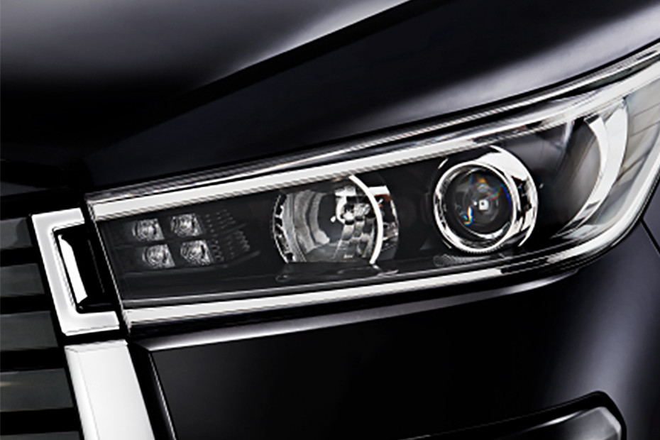 Innova Crysta 2020-2022 2.4 G 7 STR