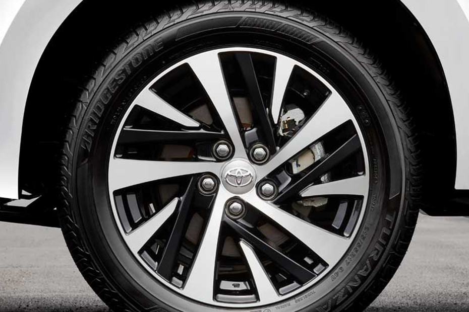 Innova Crysta 2.4 VX 7St